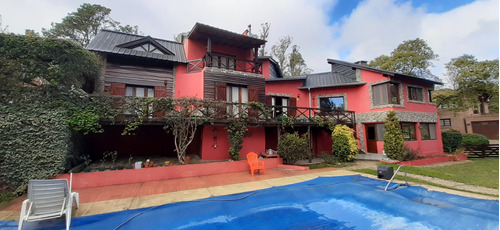 Extraordinario Chalet Sobre Dos Lotes Linderos Al Golf