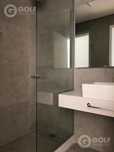 Apartamento Penthouse De 2 Dormitorios, Parrillero De Uso Exclusivo, Garaje, A Estrenar, Carrasco