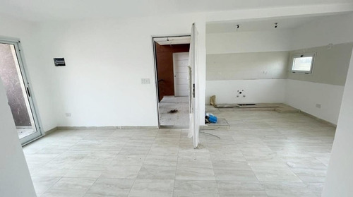 Imagen 4 de 11 de Venta Departamento Tres Amb En Casuarinas De Canning Premium