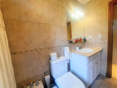 Venta Casa 4 Ambientes En La Concepción