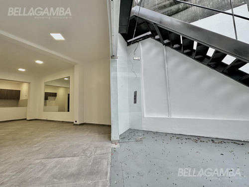 Oficina Venta Olivos 200m2 100% Remodelada