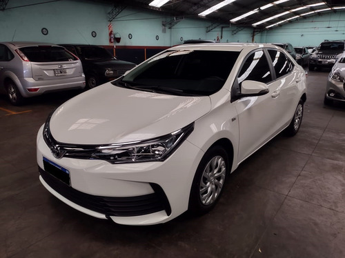 Toyota Corolla Xli Cvt 1.8 / Nafta / 2017
