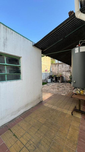 Casa En Venta De 3 Ambientes En Lanus Este