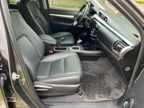 Toyota Hilux v6 nafta