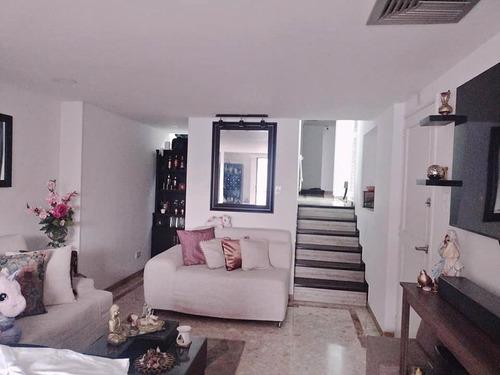 Venta Apartamento En El Ingenio, Sur De Cali 305.