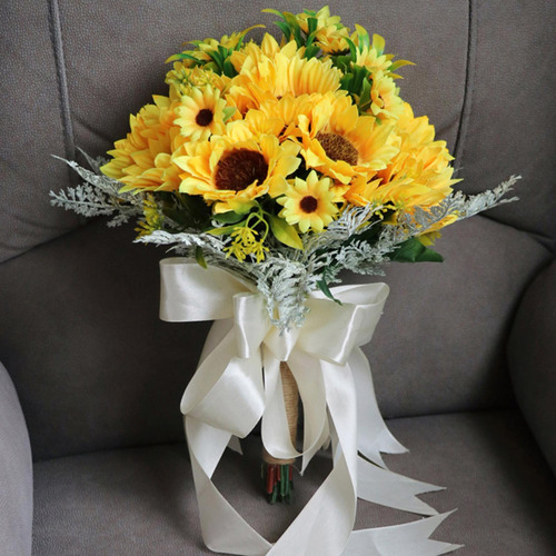 Girasol Hecho A Mano Boda Sosteniendo Ramo Elegante Aspecto