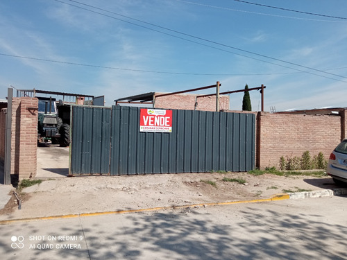 Galpón Y Departamento En Cura Brochero