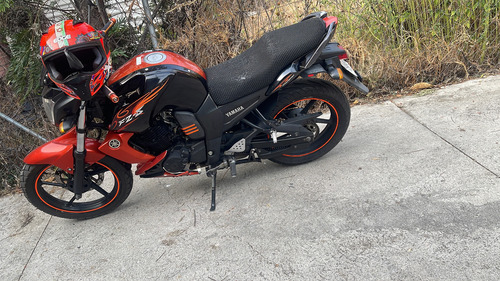 Moto Yamaha 2013 19,000 Kilometraje Único Dueño No Debe Nads