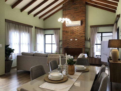 Vendo Casa Amoblada Con Piscina En El Barrio Kennedy: 3 Habitaciones Y 3 Baños