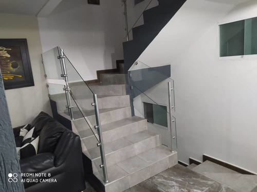 Imagen 7 de 13 de Lamanna Venta Townhouse Urb. Loma Mágica. Carrizal