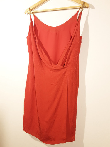 Imagen 3 de 10 de Vestido Oversize Rojo Y Tiras Doradas, Marca Mango, Talla Xs