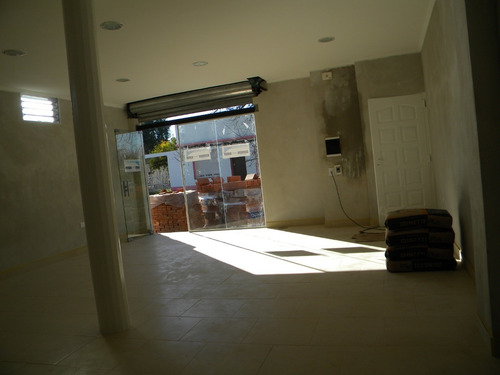 Imagen 4 de 6 de Excelente Propiedad Para Inversores! Casa Y Local Lote 10x74