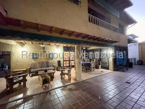 Casa En Venta En La Tahona