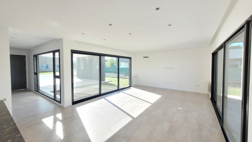 Casa En Venta Barrio San Felipe Canning