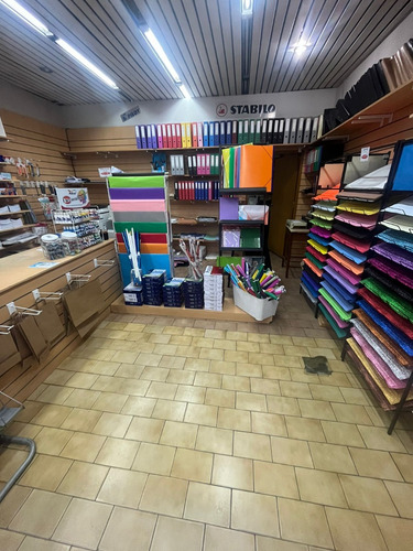 Se Vende Instalaciones Completas Y Mercaderia En Stock - No Fondo De Comercio.