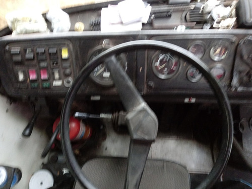 Imagem 5 de 15 de Scania Br 116 Dinossauro