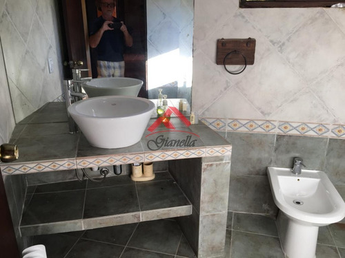 Casa En Venta Y Alquiler,espectacular Esquinera Con Piscina En Montoya - La Barra - Punta Del Este- Ref: 1690