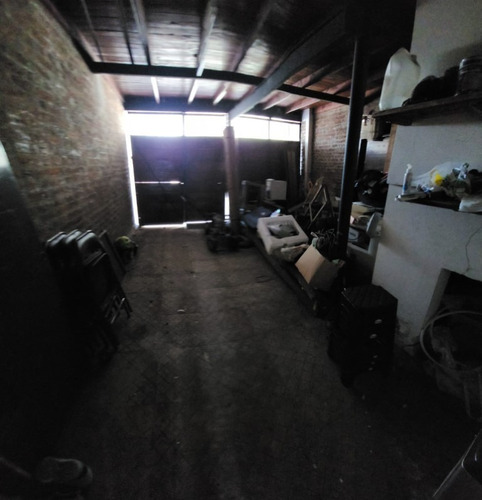 Chalet De 2 Plantas De 5 Ambientes Con Cochera Sobre Lote 8.66x34
