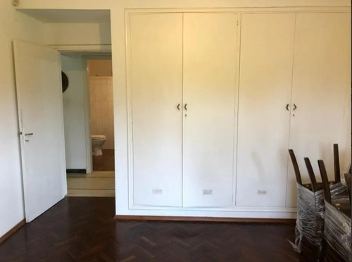 Sólido Chalet De 3 Dormitorios A 2 Cuadras De La Rambla