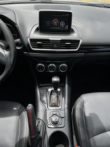 Mazda 3 2.0 Touring