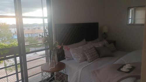 Casa En Venta En Sonterra, 2 Recamaras, 2.5 Baños, Alberca, Equipada, De Lujo!