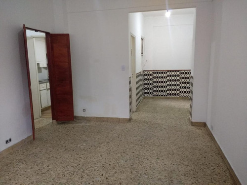 Imagen 4 de 12 de Departamento En Venta De 3 Ambientes En San Telmo