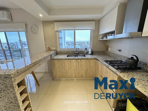 Piso De 4 Ambientes Con Cochera, Zona Plaza Conesa