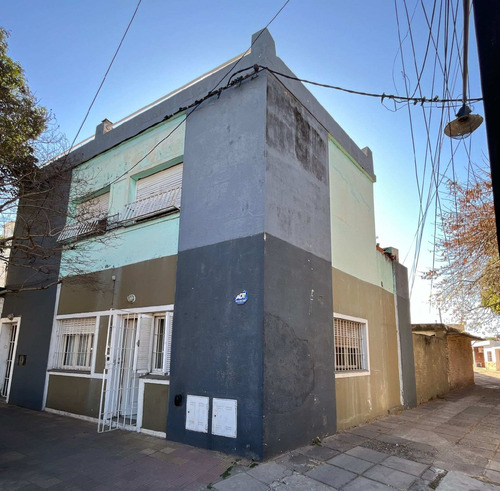 Imagen 1 de 10 de Casa 2 Dormitorios En Barrio Colon