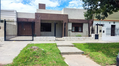 Se Vende Casa En Banda Norte, Tres Dormitorios