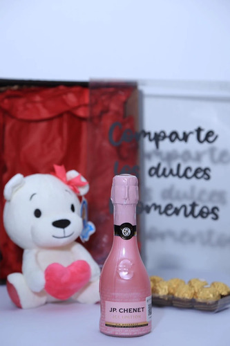 Imagen 3 de 3 de Caja Regalo Osito, Chocolates Y Botellita