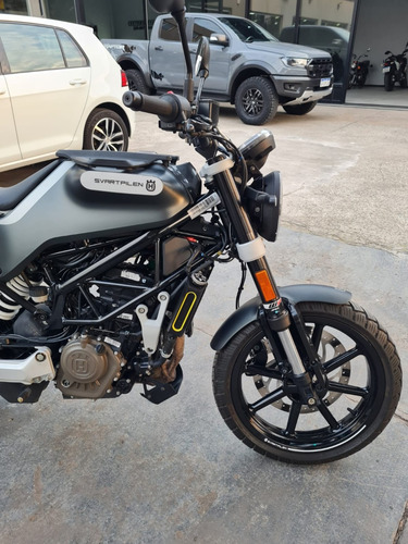 Husqvarna Svartpilen 200