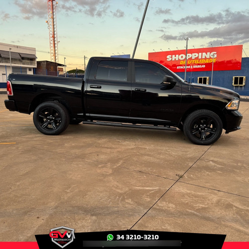 RAM Classic LARAMIE NIGHT ED. 5.7 4X4 AUT.