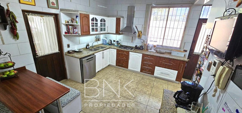 Casa Condominio 6 Dorm. María Monvel/carlos Silva Vildósola