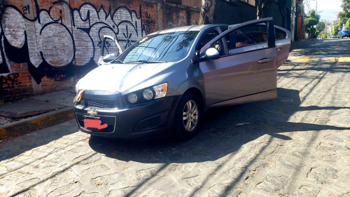 Chevrolet Sonic A 5vel Aa Mt