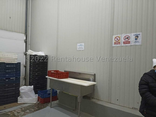 Imagen 13 de 23 de George Tahan #23-6280 En Venta Edificio Industrial Y Comercial Construido En 2018 Bajo Especificaciones Y Materiales De Primera Calidad