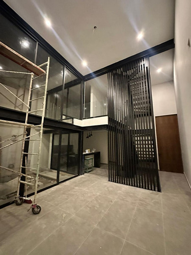 Townhouse En Venta De 2 Habitaciones Con Roof Top En Montebello