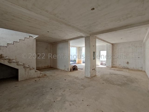 Imagen 3 de 30 de Townhouse En Venta Con Financiamiento, Barrio Sucre. Las Delicias Maracay 23-7799 Hc