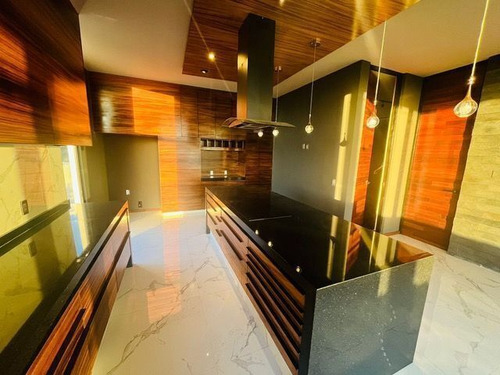 Se Vende Pent House En Loma Dorada De 491 M2, Único E Indescriptible.