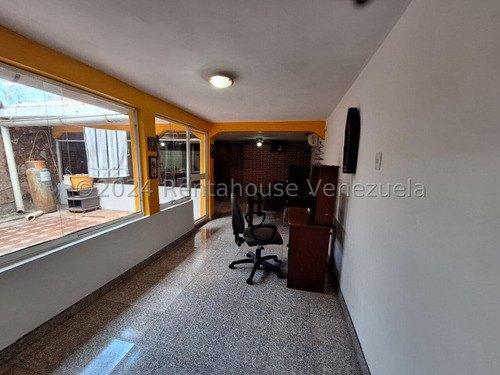 Casa Remodelada Y Ampliada Ubicada En El Trigal De Cabudare,gabriela C