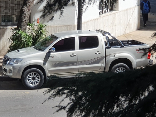 Toyota Hilux 3.0 Cd Srv Cuero I 171cv 4x4 5at 2013