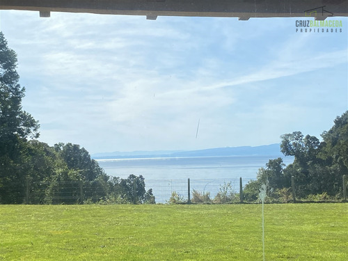 Gran Casa Con Vista Y Acceso A Playa En Condominio Cerrado