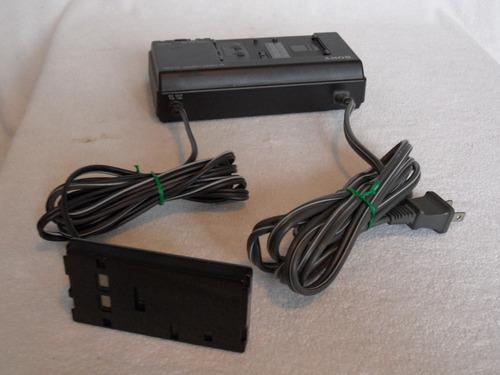 Cargador Sony Ac-v35a Para Camaras De Video 8 Original (Usado)