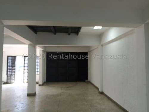 Espacioso Edificio En Alquiler En San Martin #24-6186 Hh