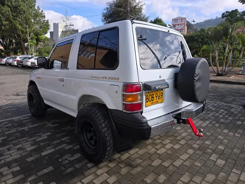 Mitsubishi Montero 3.0 V13