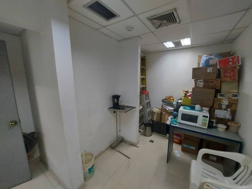 Imagen 6 de 26 de Centro Médico En Venta En El Centro De Maracay