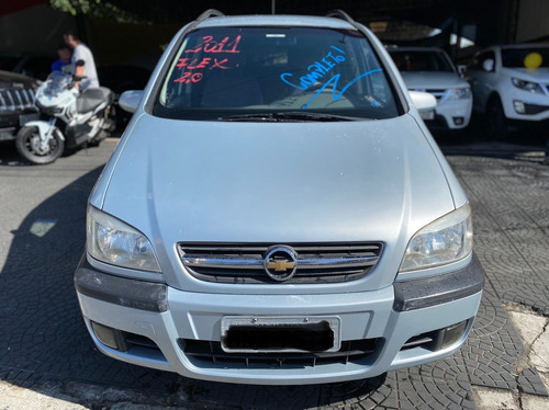 Imagem 8 de 12 de Chevrolet Zafira 2.0 Mpfi Comfort 8v 2011