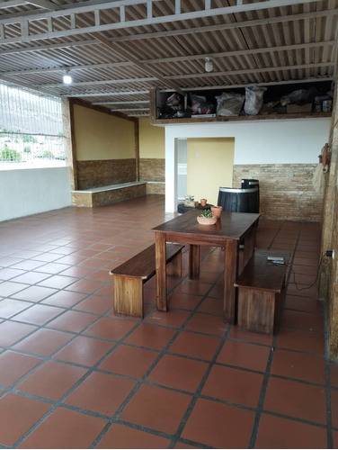 Apartamento (ph) En Venta, Residencias Fabiola, La Victoria. Estado Aragua