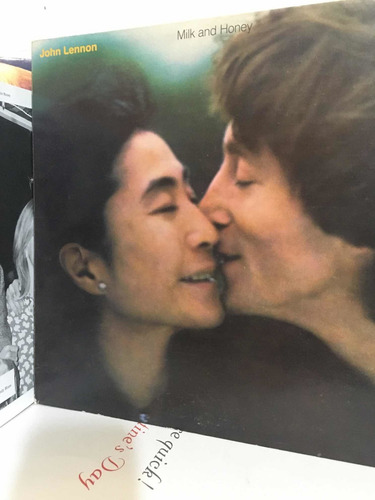Combo De Los Beatles Libro Empastado De Lujo Disco 20 Exitos