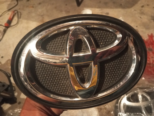 Emblema Original Toyota Hilux 2016-2020 - Parte 070218b (Usado)