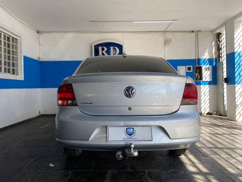 Imagem 11 de 15 de Volkswagen Voyage 1.0 Mi 8v Flex 4p Manual 2012 Prata